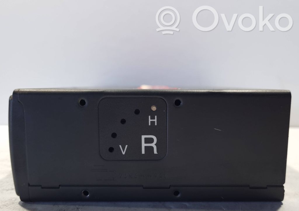 Radio / CD/DVD atskaņotājs / navigācija