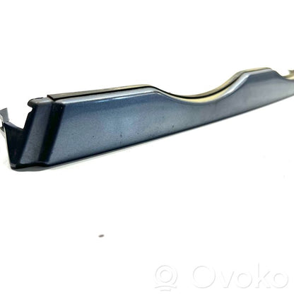 Priekšējā luktura dekoratīvā apdare