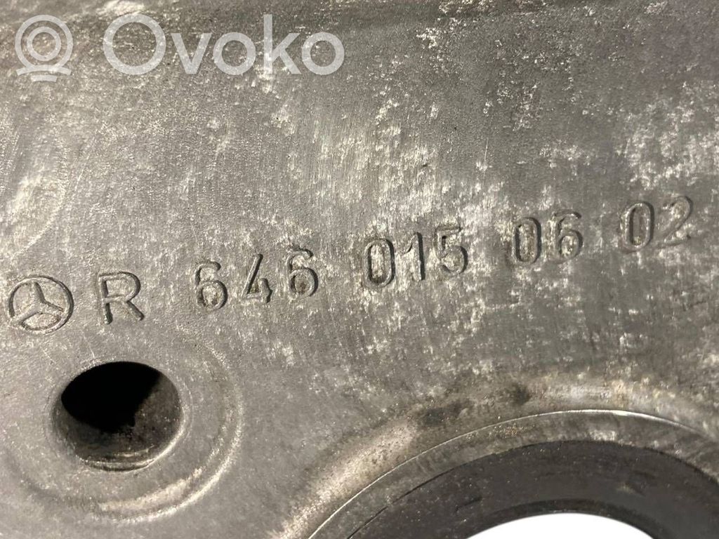 Sadales vārpstas piedziņas ķēdes vāciņš