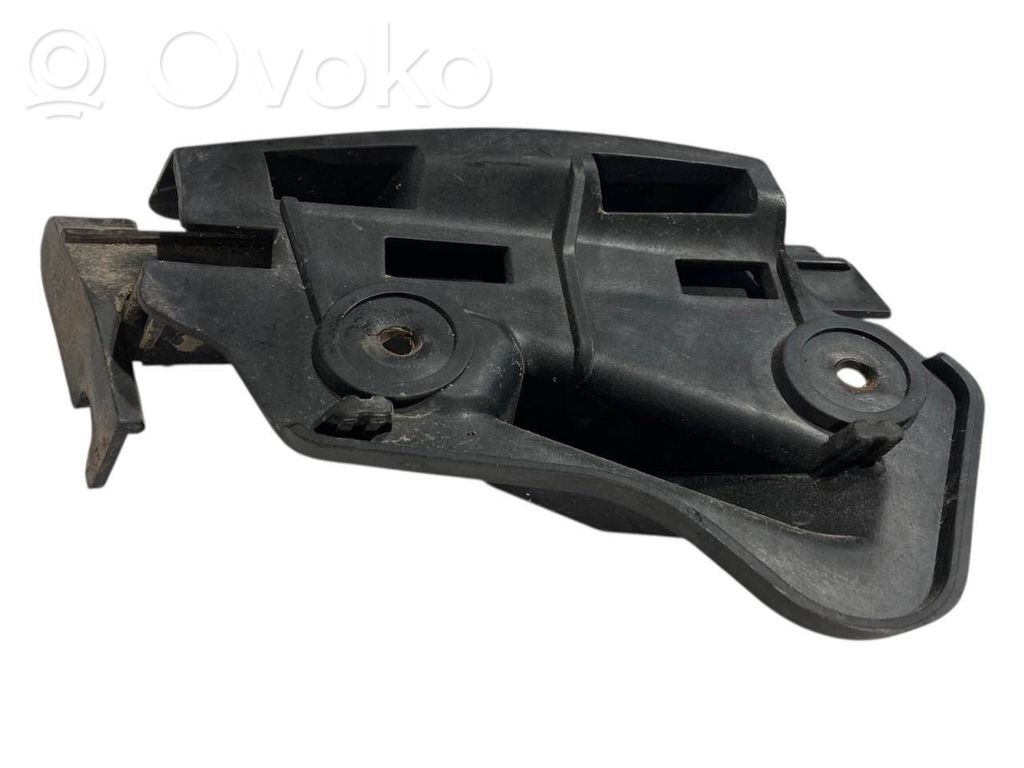 Priekšpusē bampera turētājs