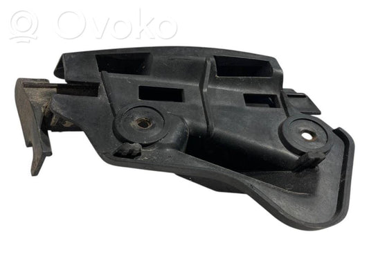 Priekšpusē bampera turētājs