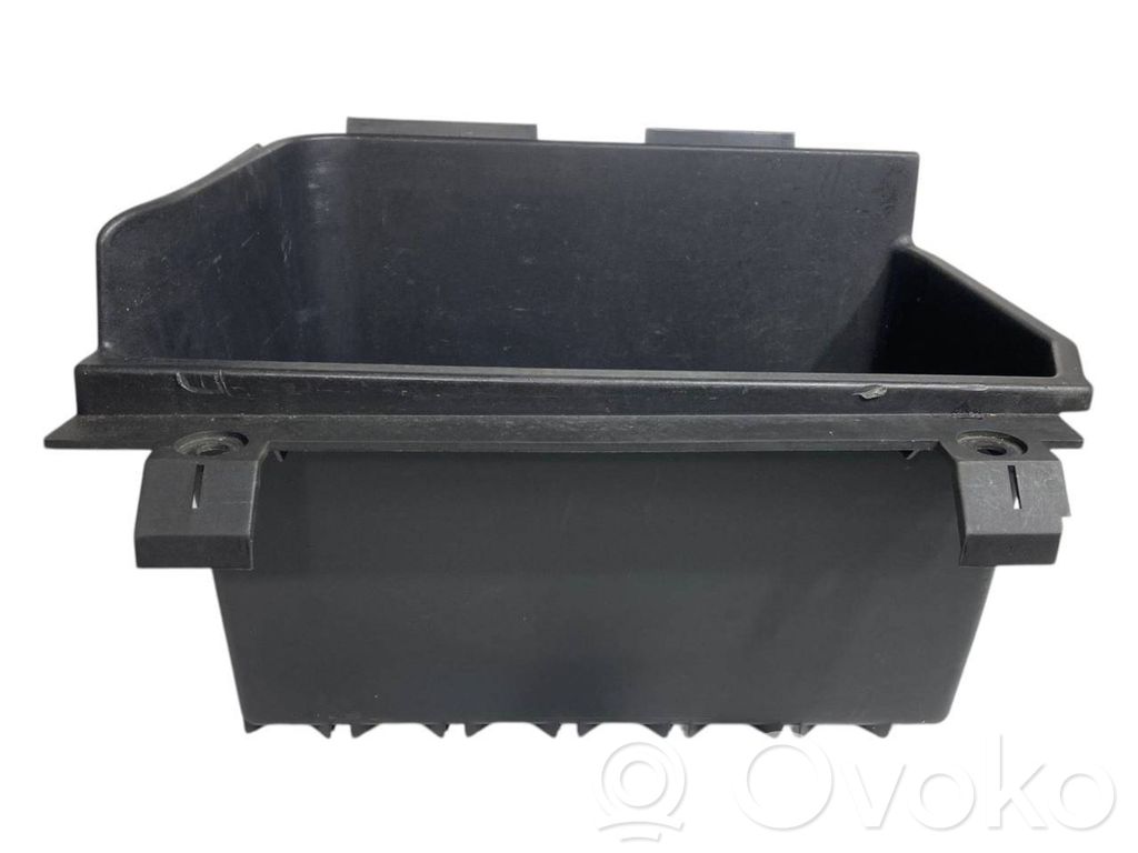 Mantu nodalījums stumbrs