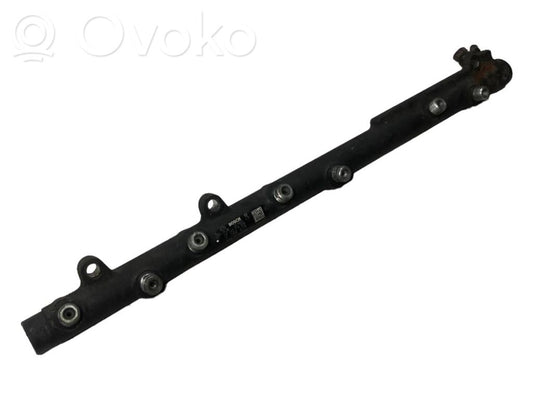 Fuel main pipe