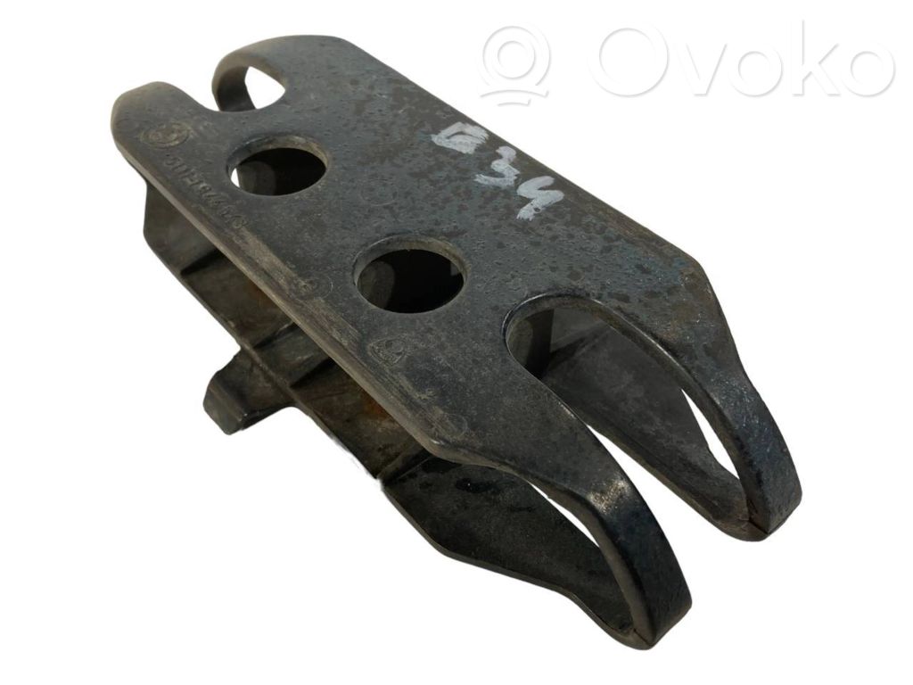 Кронштейн крепления заднего бампера