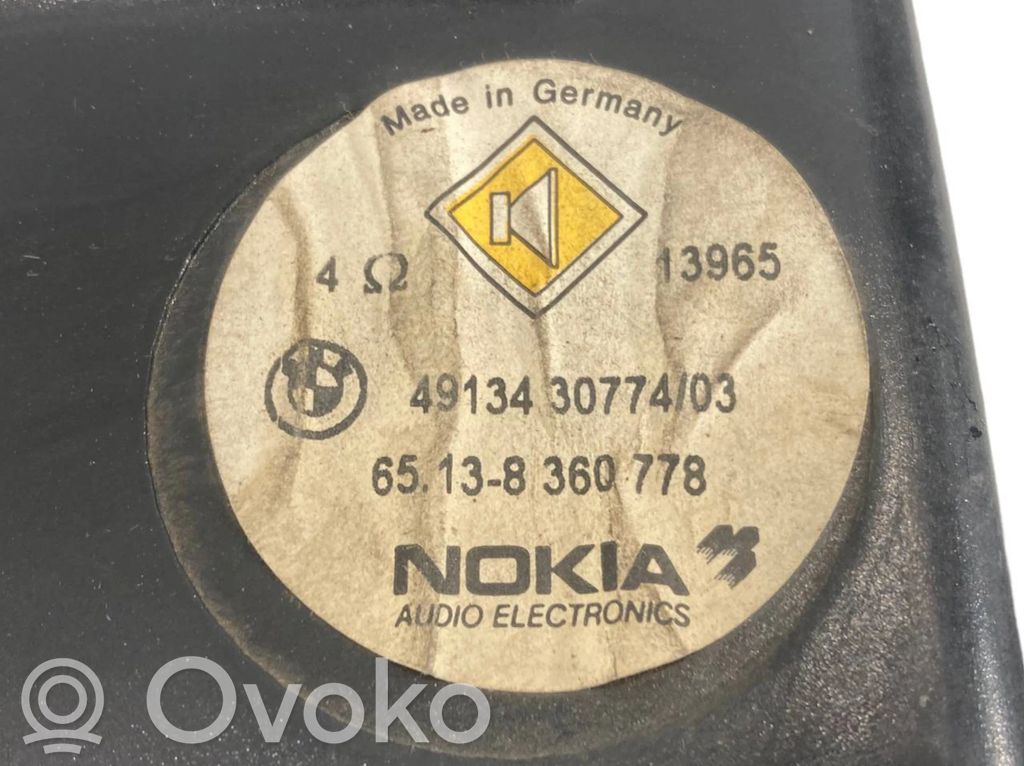 Динамик(и) в задней двери