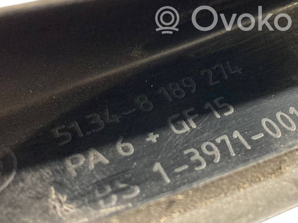 Aizmugurē logu aizkars