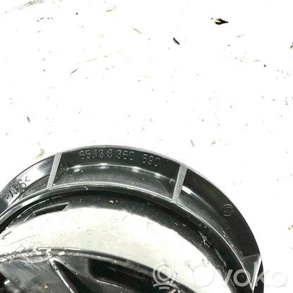 Skaļrunis (-i) priekšējās durvīs