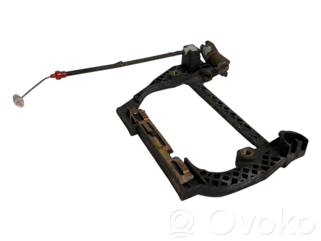 Aizmugurē turētājs / kronšteins ārējam atvēršanas rokturim