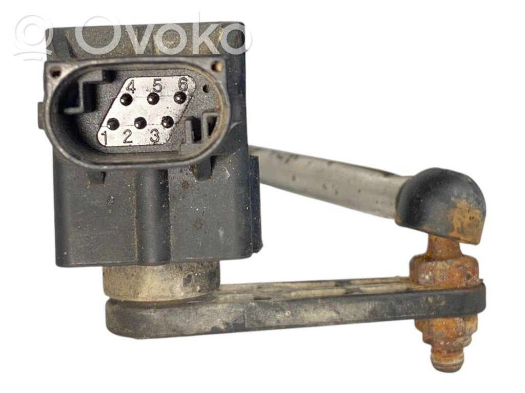 Augstuma sensors (priekšējo lukturu)