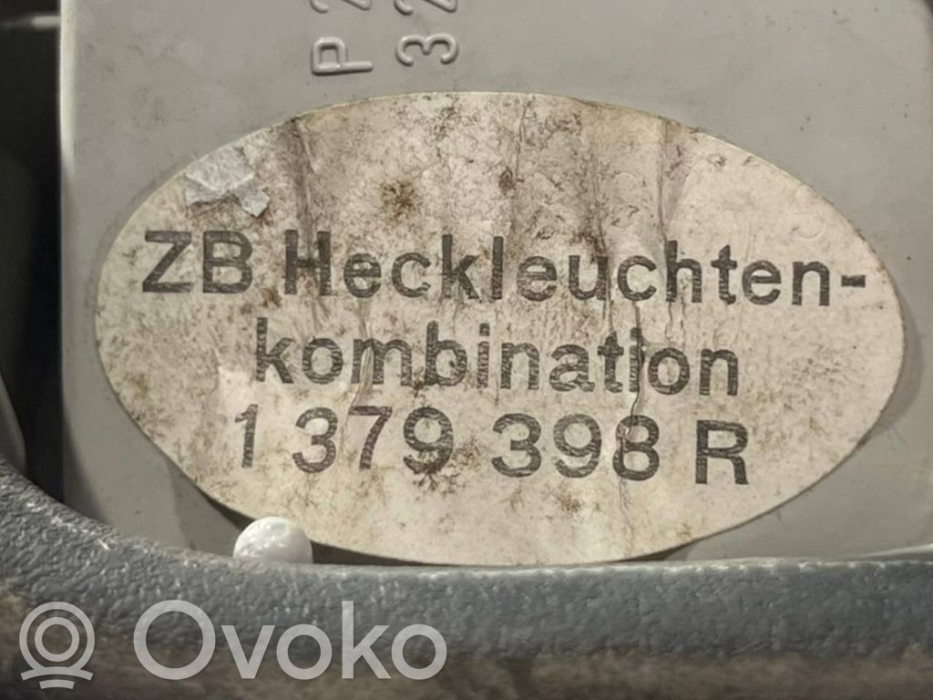 Aizmugurējais lukturis pārsegā