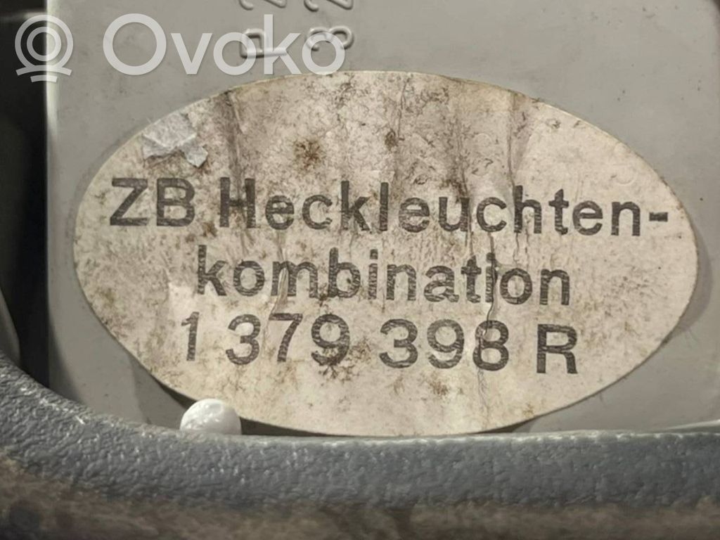 Aizmugurējais lukturis pārsegā