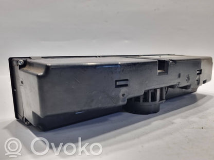 Gaisa kondicioniera / klimata kontroles / salona apsildes vadības bloks (salonā)