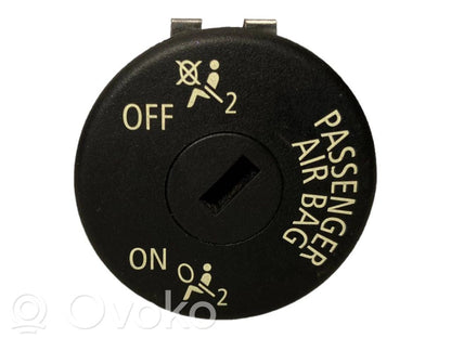 Passenger airbag switch