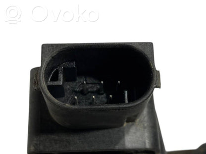 Augstuma sensors (priekšējo lukturu)