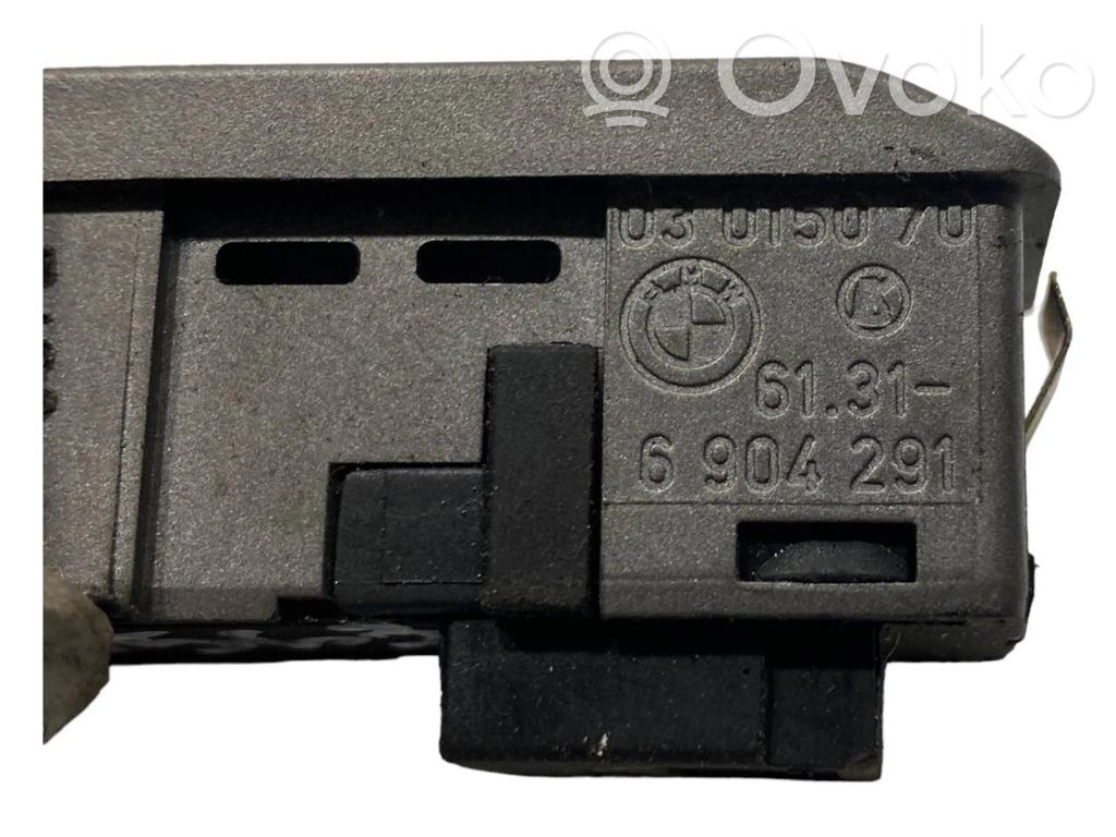 Jumta lūkas slēdzis