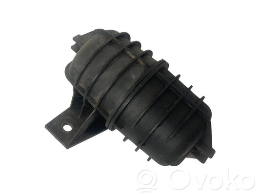 Vacuum air tank