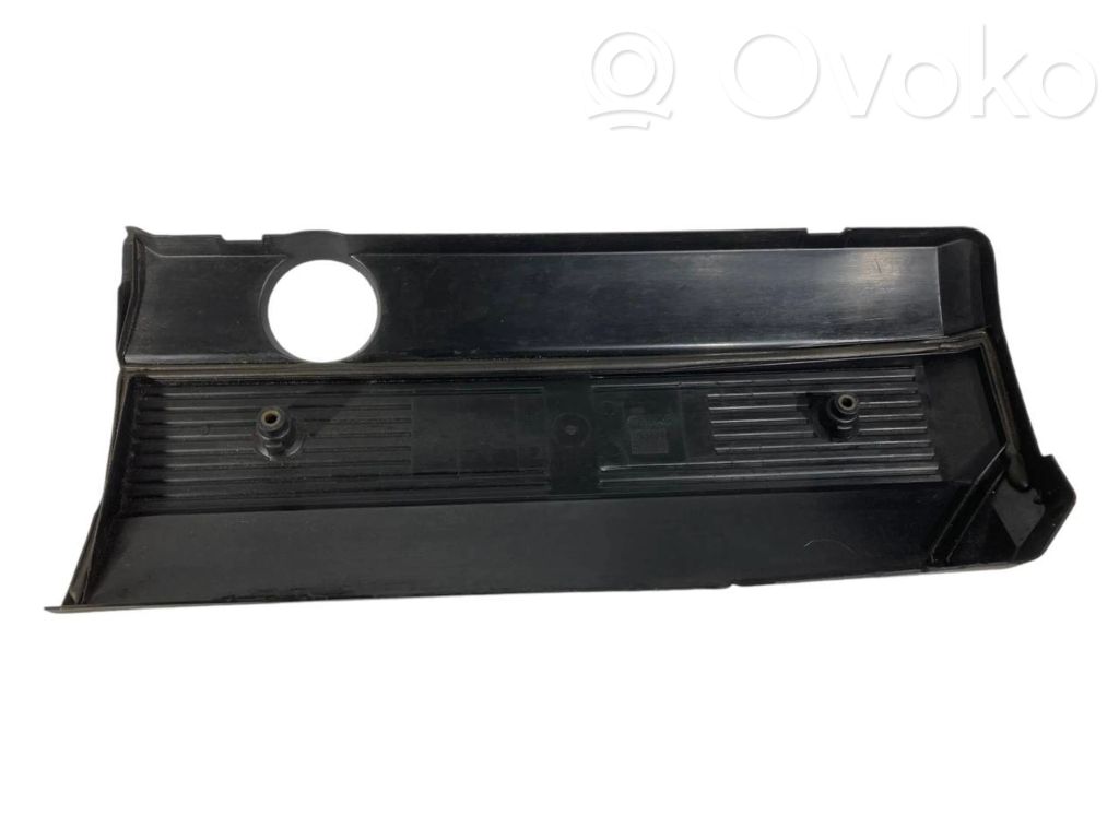 Engine cover (decorative trim)