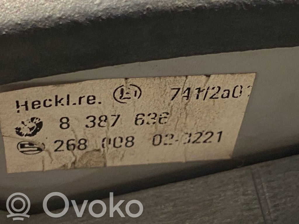 Aizmugurējais lukturis virsbūvē