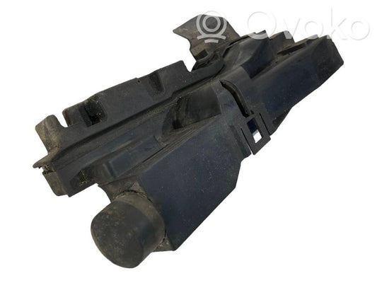 Radiator(s) holder/bracket