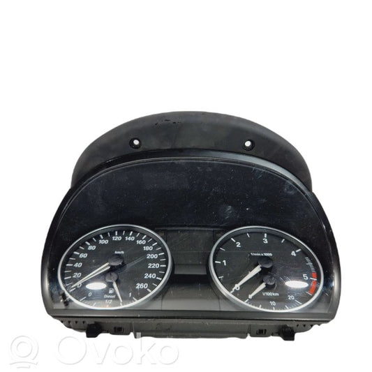 Speedometer (in the instrument panel)