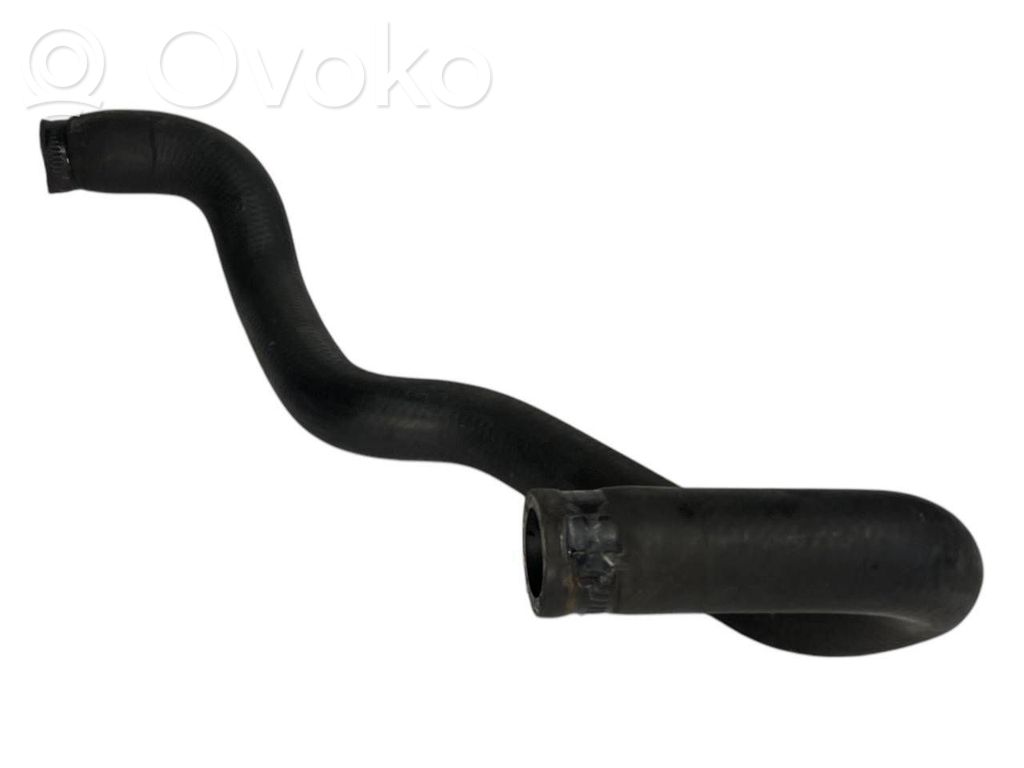 Caurulīte (-es) / šļūtene (-es)