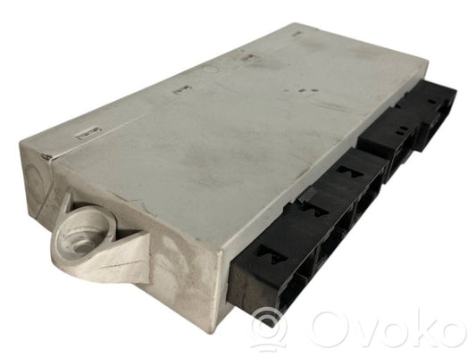 Durvju vadības bloks