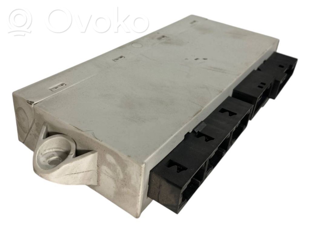 Durvju vadības bloks
