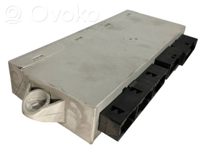 Durvju vadības bloks