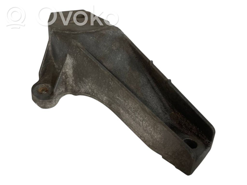 Dzinēja nostiprināšanas stiprinājums-kronšteins