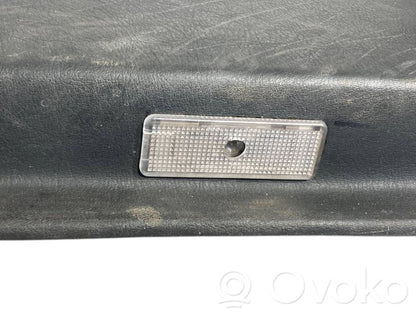 Priekšējo durvju apdare