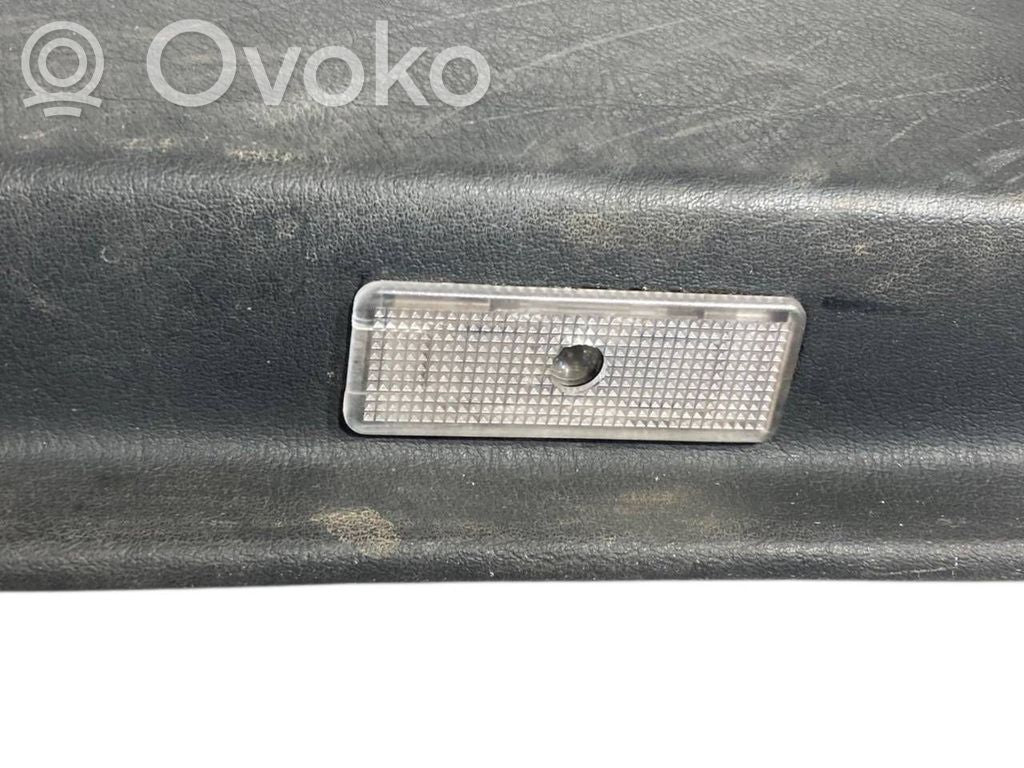 Priekšējo durvju apdare