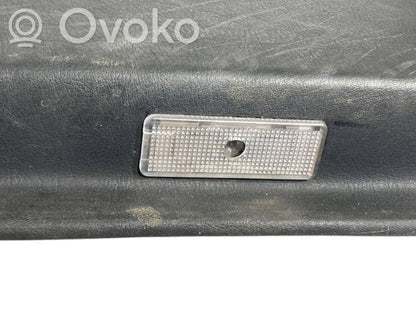 Priekšējo durvju apdare