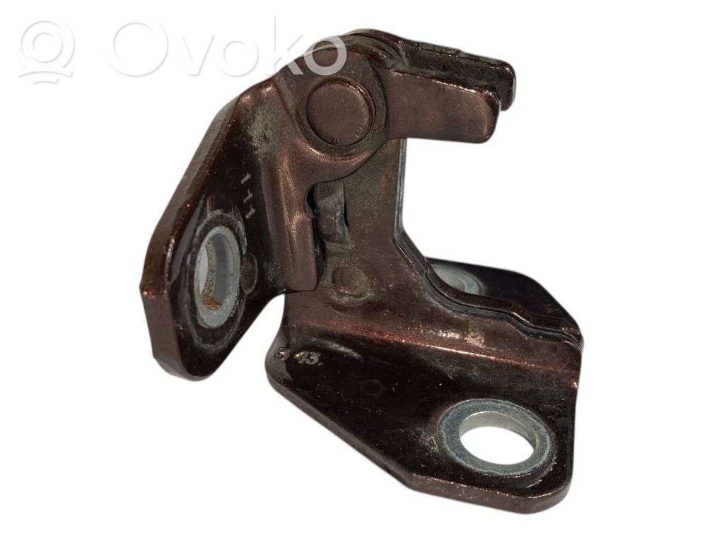 Aizmugurē augšējā vira (eņģe)