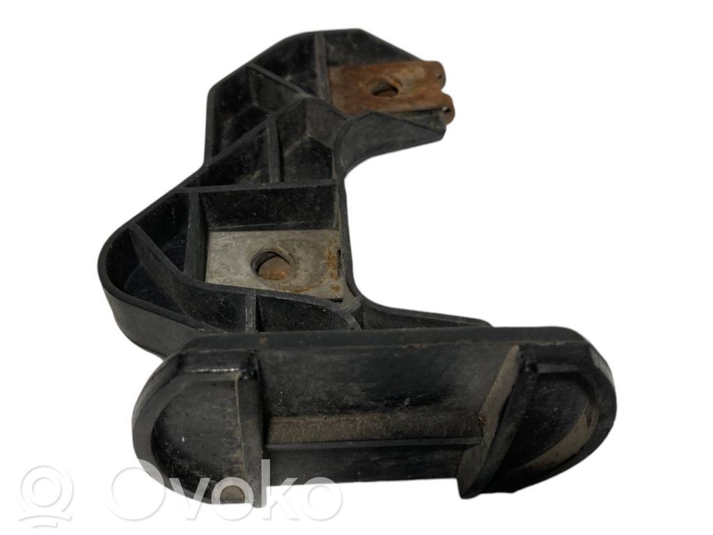 Priekšpusē bampera turētājs