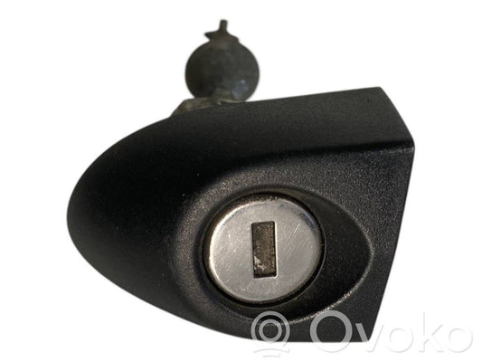 Lock (at the handle)