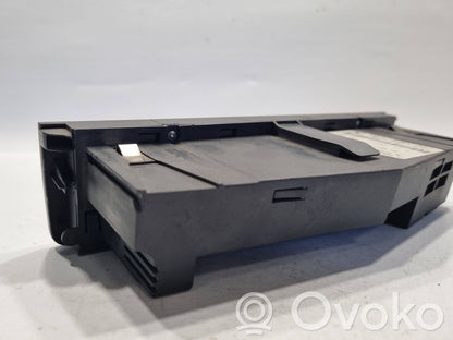 Gaisa kondicioniera / klimata kontroles / salona apsildes vadības bloks (salonā)