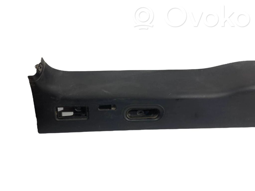 Galvenais apdares panelis