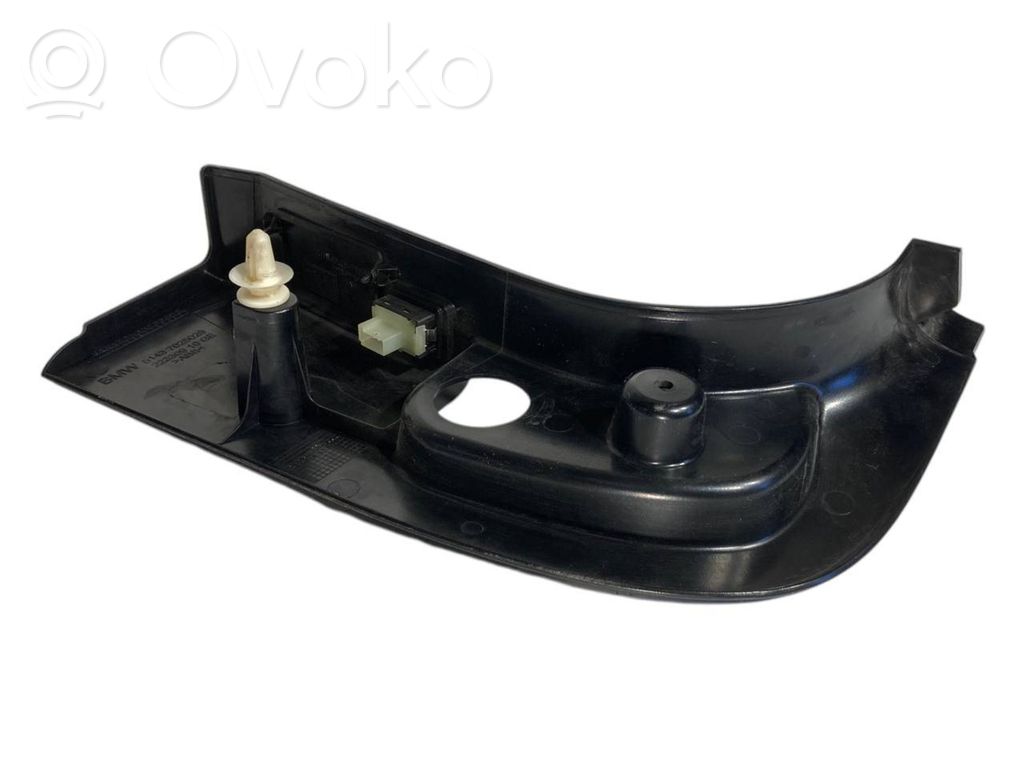 Kāju zonas sānu dekoratīvā apdare