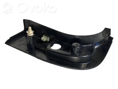 Kāju zonas sānu dekoratīvā apdare