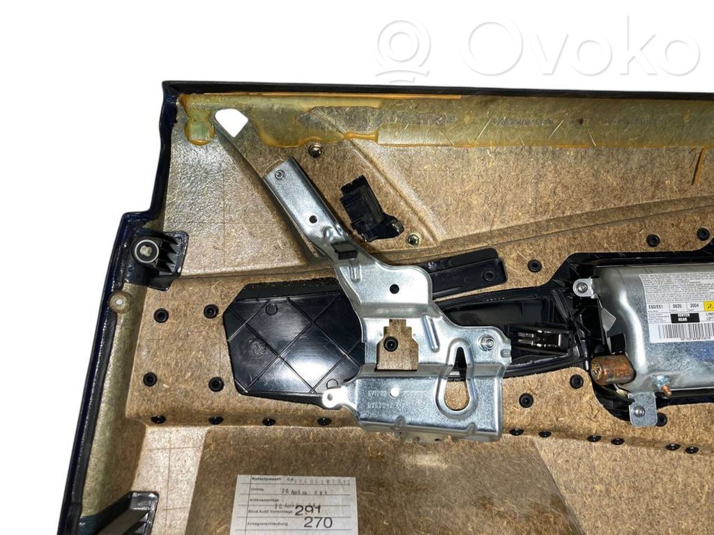 Apšuvums aizmugurējām durvīm