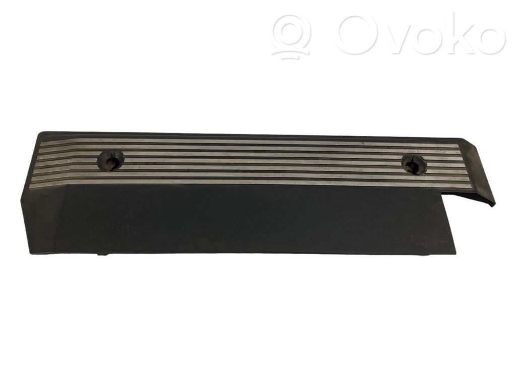 Engine cover (decorative trim)