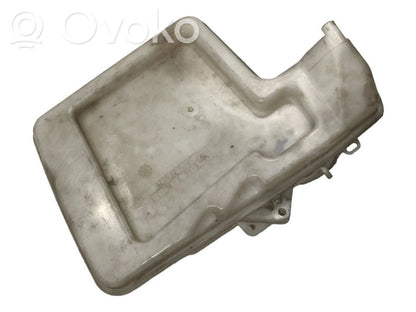 Window fluid tank