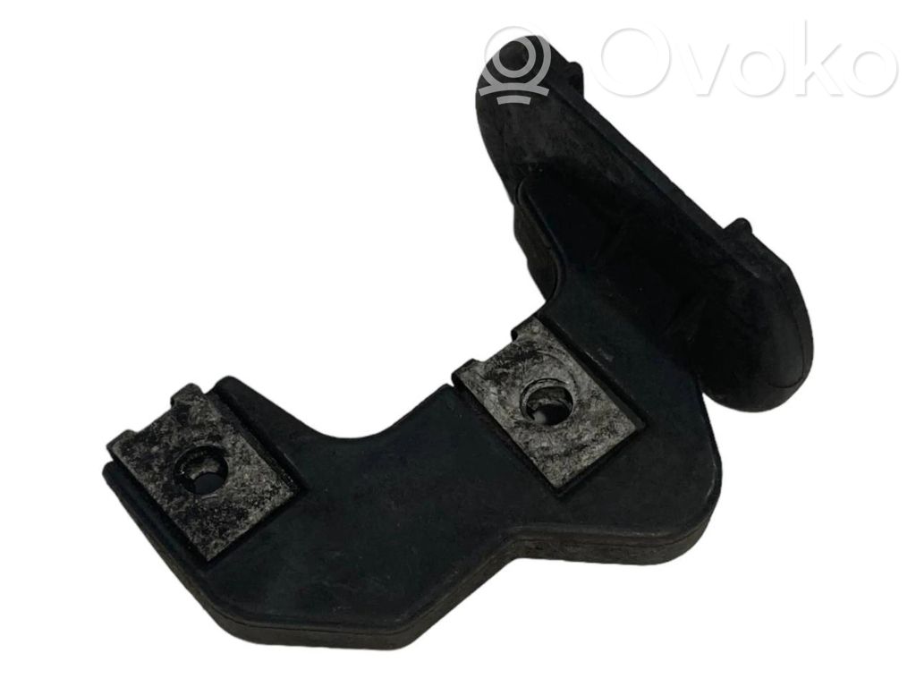 Держатель переднего бампера