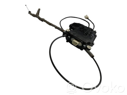 Aizmugurējā pārsega pievilcējs