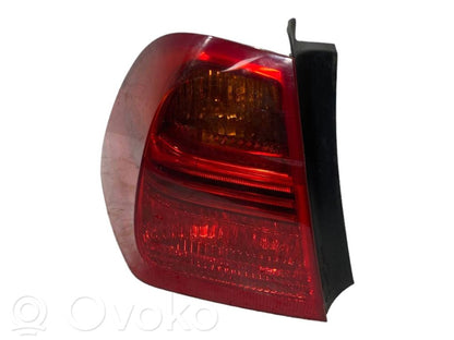 Aizmugurējais lukturis virsbūvē