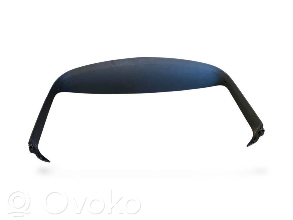Augšējā dekoratīvā apdare (pie loga)