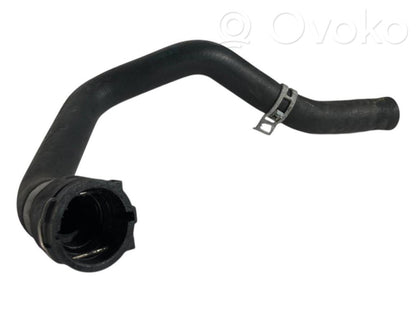 Caurulīte (-es) / šļūtene (-es)