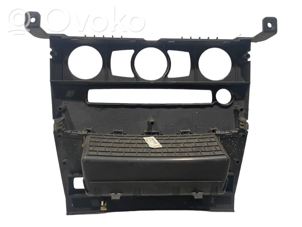 Klimata kontrole / mazā radiatora vadības dekoratīvā apdare