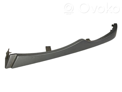 Priekšējā luktura dekoratīvā apdare