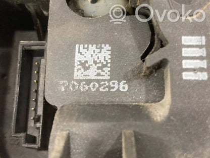 Замок сзади